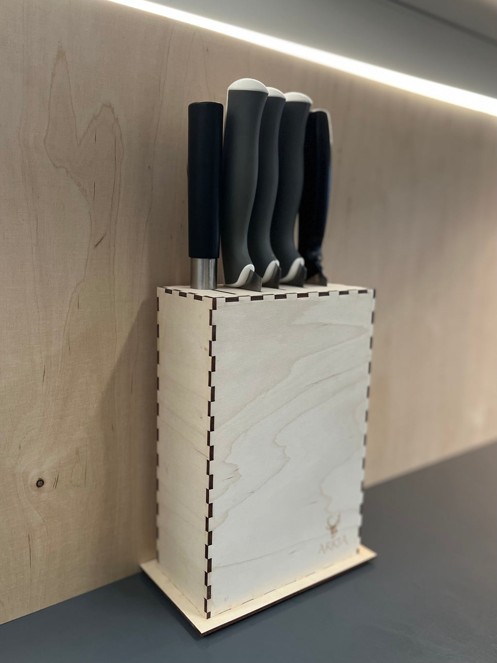 Keittiöveitsiteline